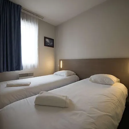 מלון דירות Comfort Metropole 3*