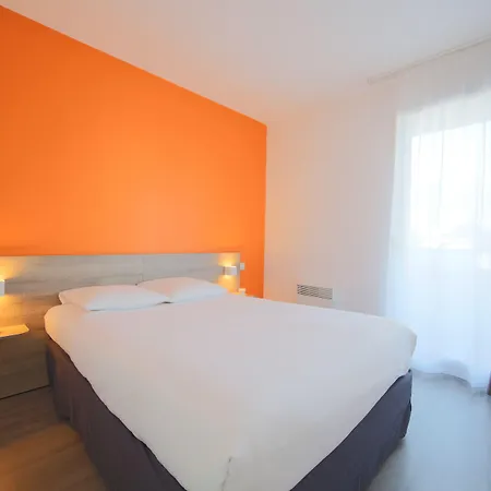 Zenitude Hôtel-résidences Métropole Hotel