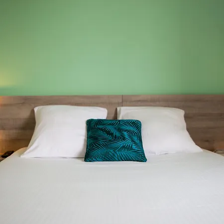 Zenitude Hôtel-résidences Métropole 3*