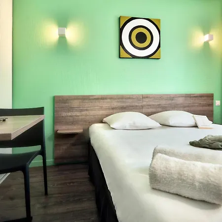 Zenitude Hôtel-résidences Métropole Hotel