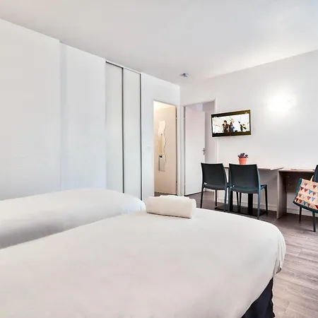 Zenitude Hôtel-résidences Métropole Hotel 3*