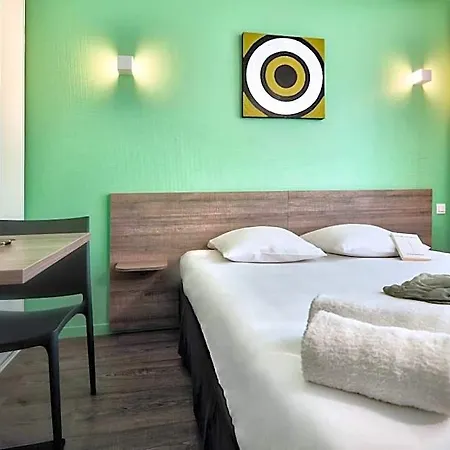 Ξενοδοχείο με διαμερίσματα Comfort Metropole 3*