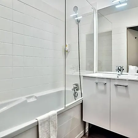 Ξενοδοχείο με διαμερίσματα Comfort Metropole 3*
