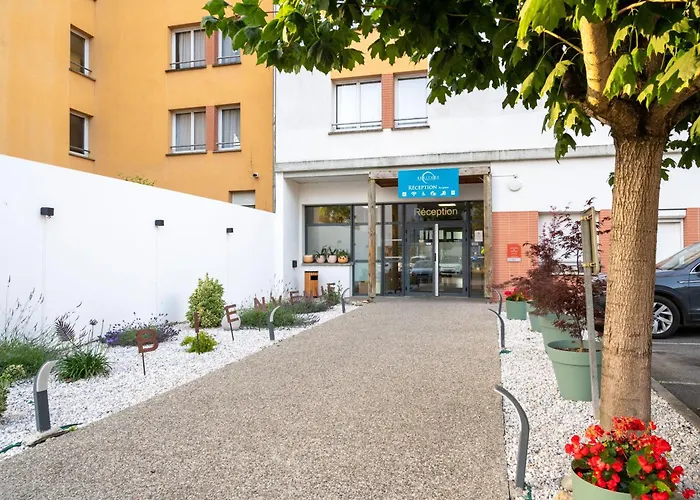 Comfort Metropole فندق 3*