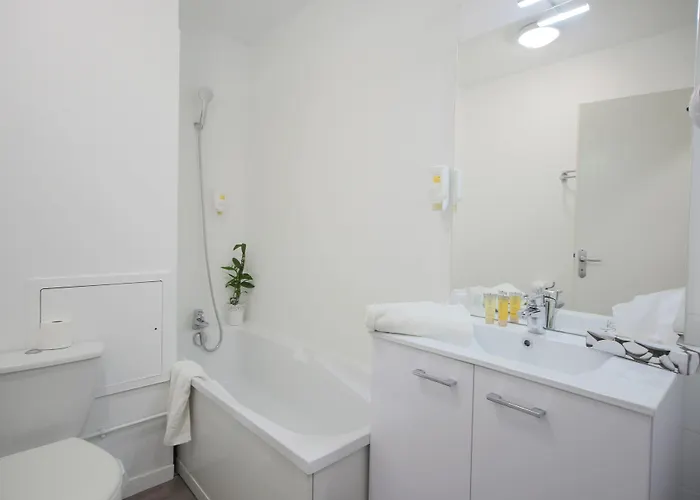 Hotel Zenitude Hôtel-résidences Métropole 3*