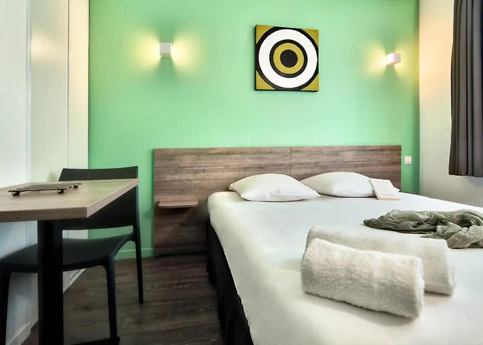 Zenitude Hôtel-résidences Métropole Hotel