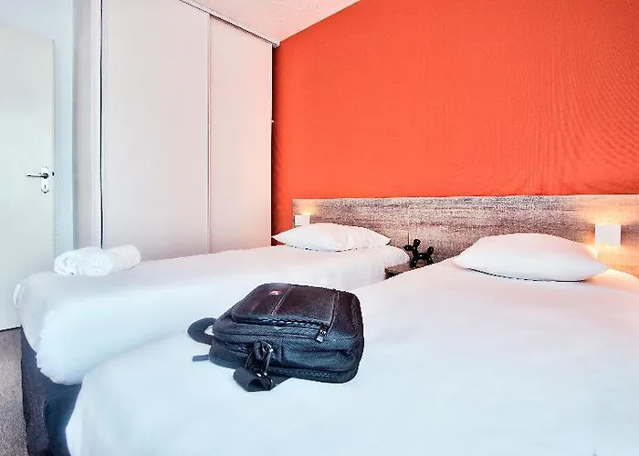 Zenitude Hôtel-résidences Métropole Hotel