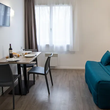 Aparthotel Comfort Metropole 4*