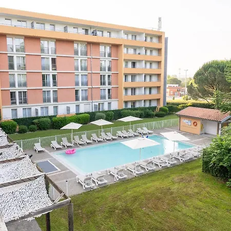 Aparthotel Comfort Metropole 4*